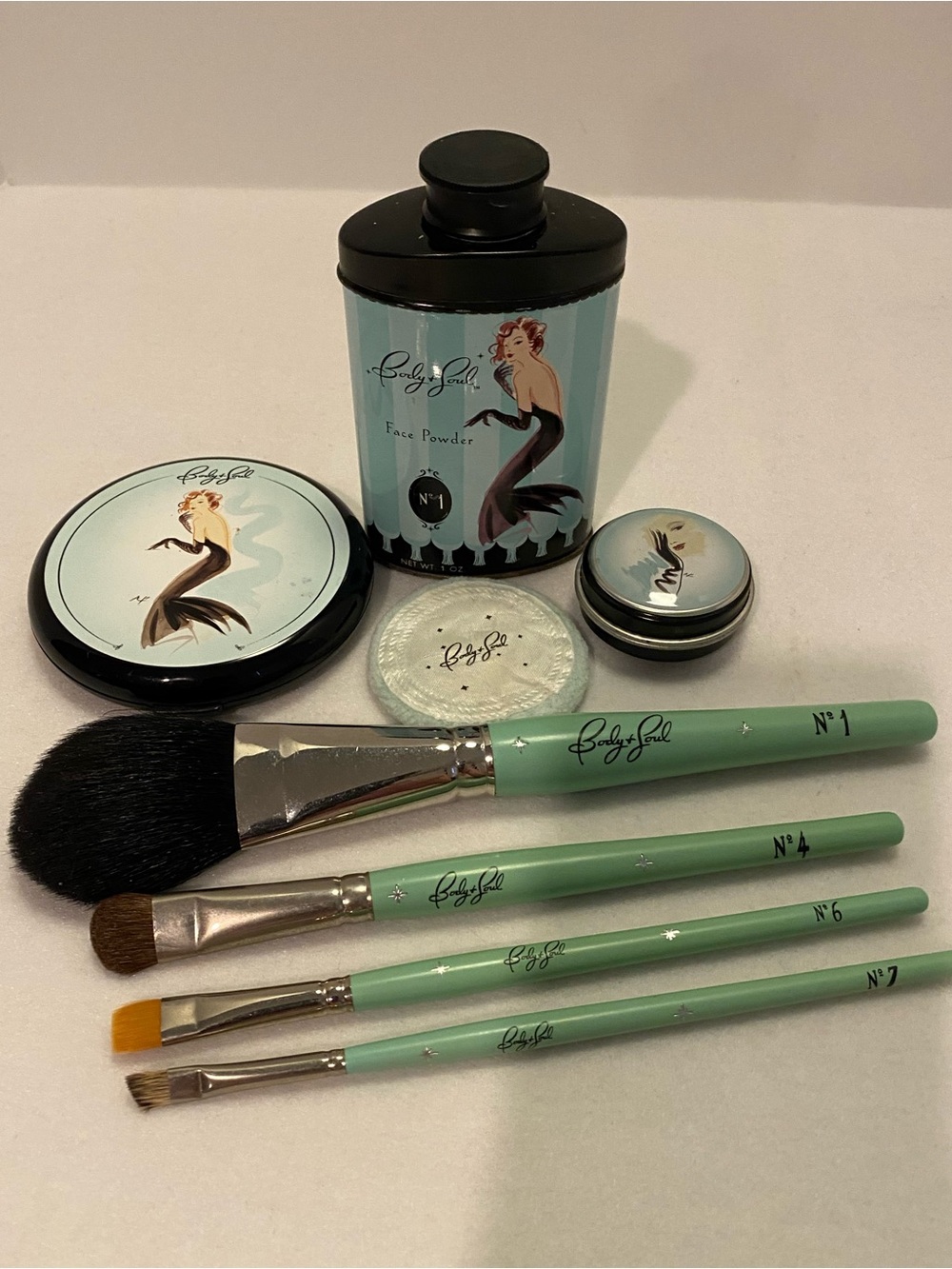 MinMakeup Brush Set & Face Powder